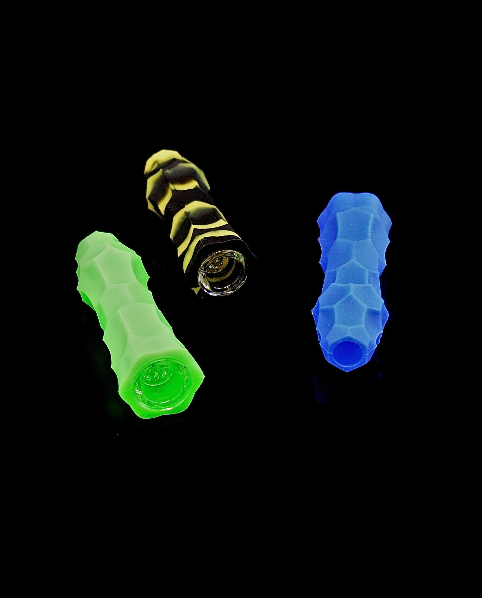 CHILLUM - GLASS COVERED WITH THICK SILICONE -437